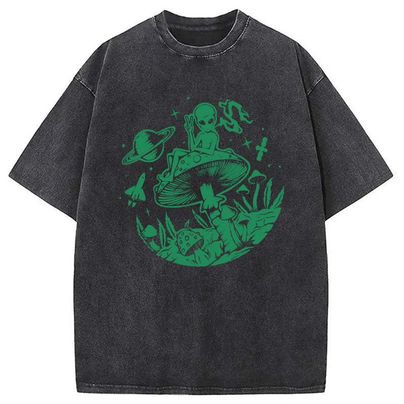 Psychedelic Alien Trip Washed T-Shirt Minimal Retro Graphic Clothing Gifts For Him - Gypsysystersgift