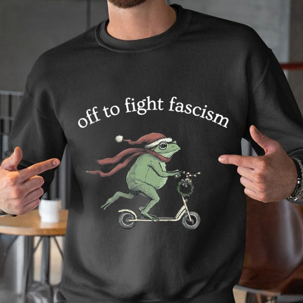 Santa Frog Off To Fight Fascism Liberal Christmas T-Shirt Xmas Gifts For Father - Gypsysystersgift